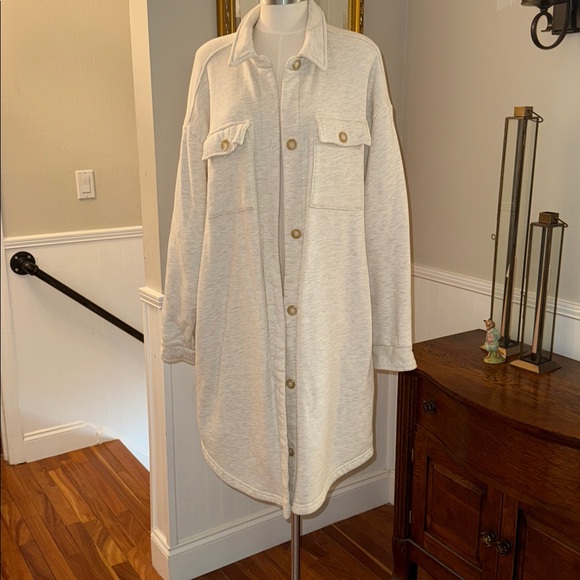 Electric & Rose Jackets & Blazers - Electric & Rose Heathered Gray Fleece Jacket. Large. Gently worn.
